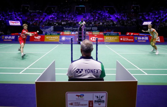 滕哈赫在勒沃库森被解雇，每天能拿到10万欧元！