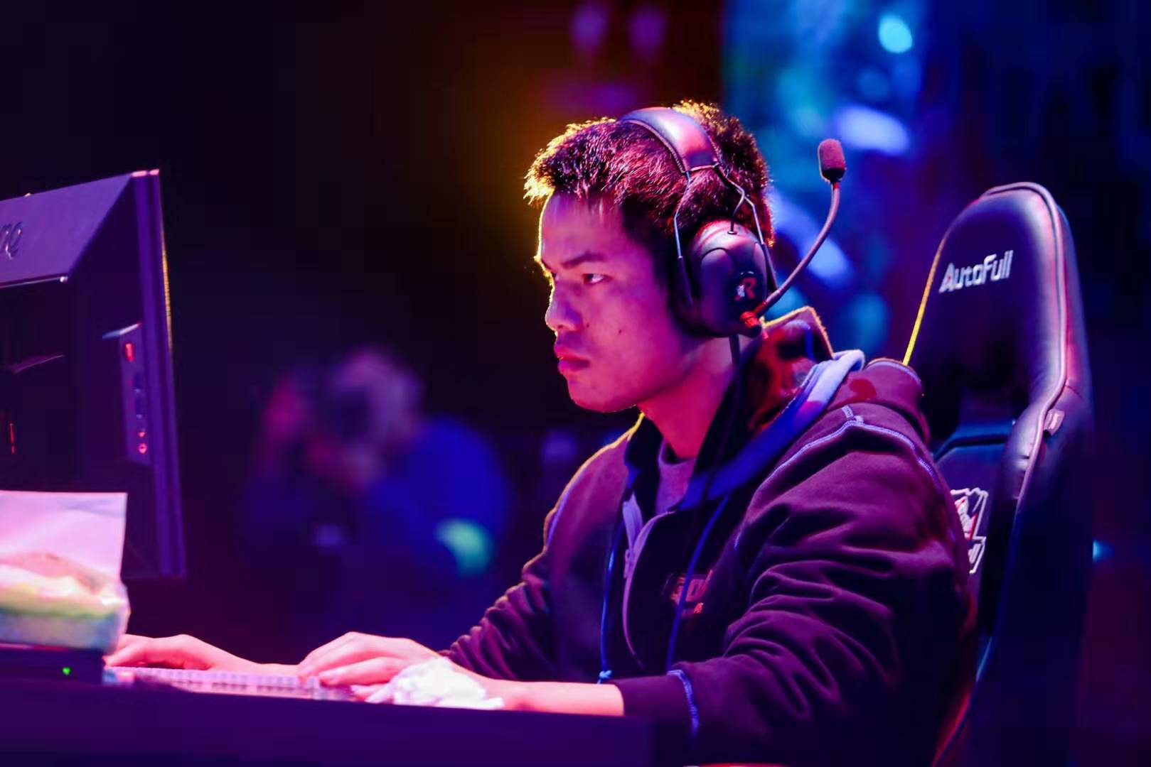 一名有潜力 一名有潜力