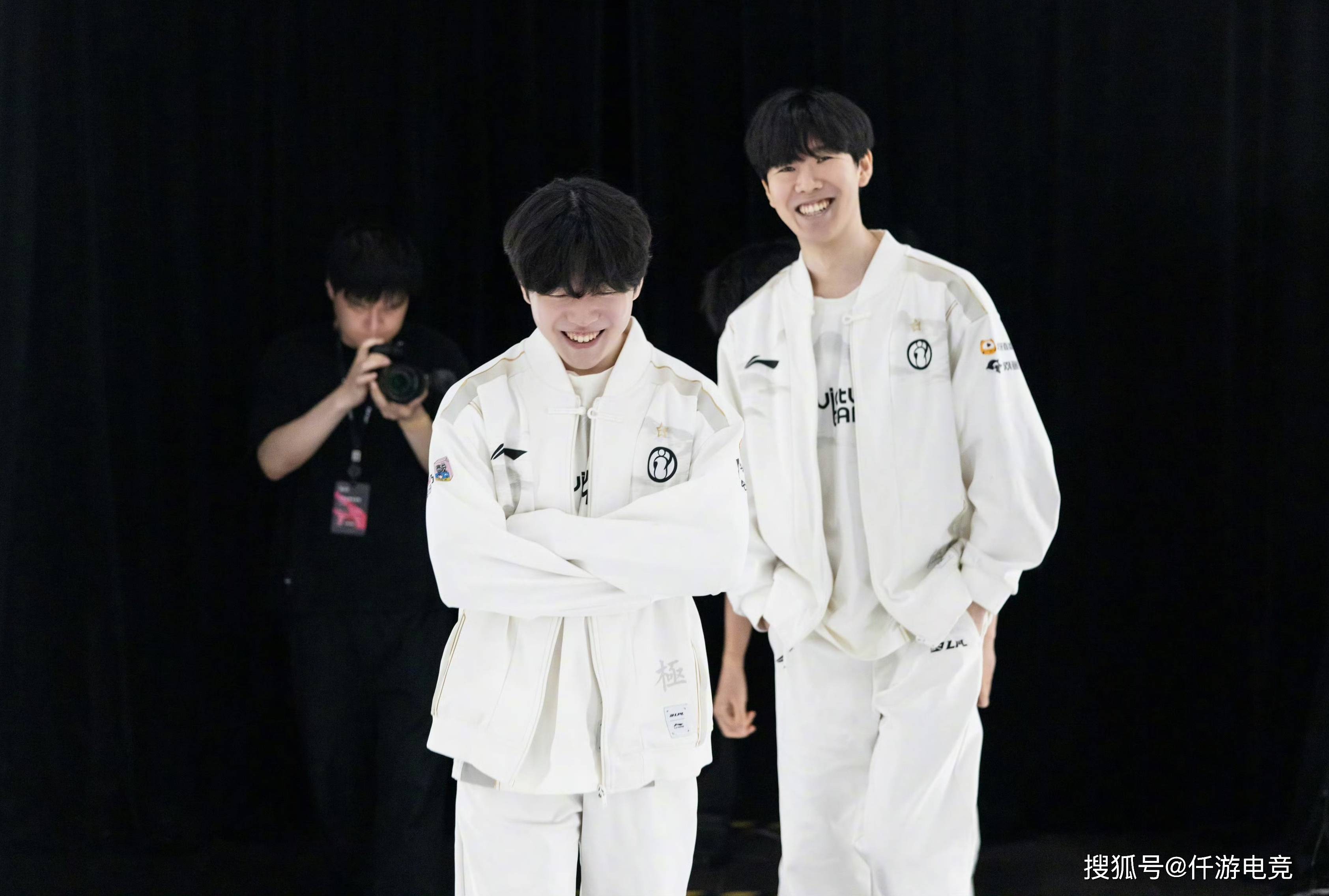 由细菌感染 由细菌感染