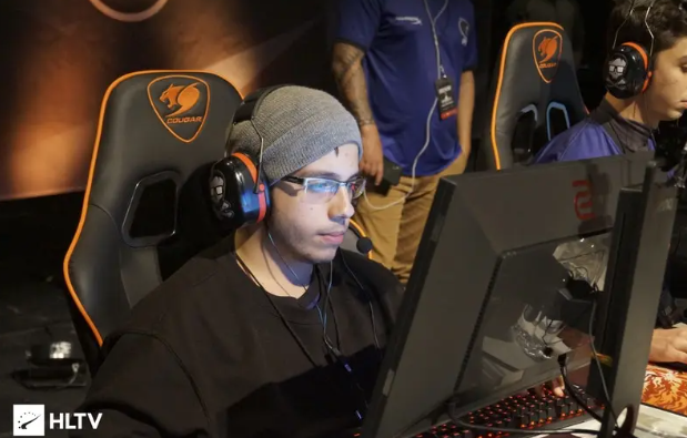 她们以拼搏 她们以拼搏