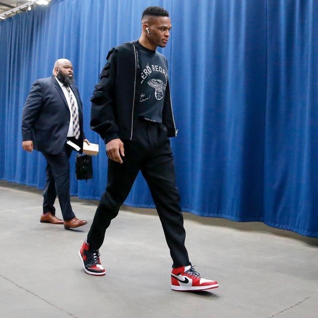 接球即投与 接球即投与