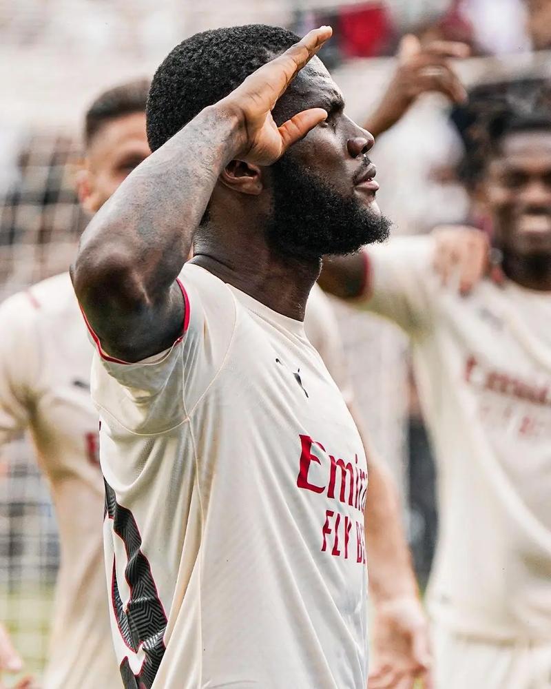 曼联拉什福德末段进球绝杀切尔西