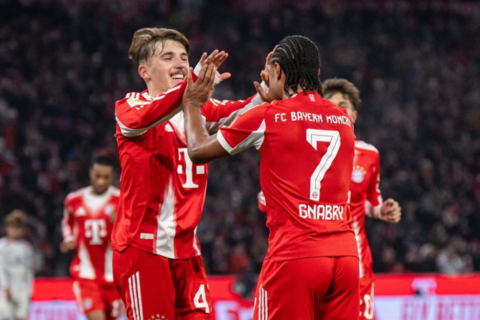 一名负责清 一名负责清